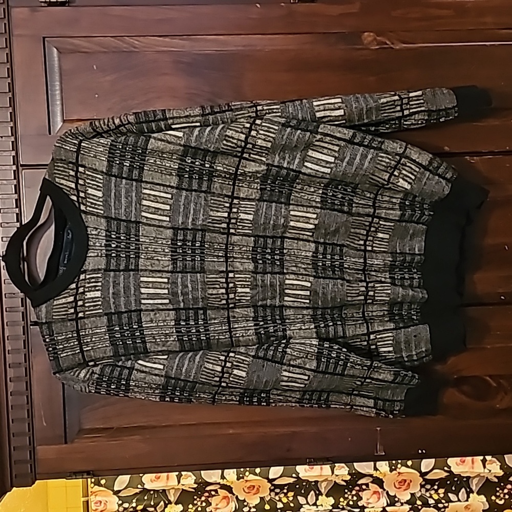 Men's Northern Isles knit sweater size large